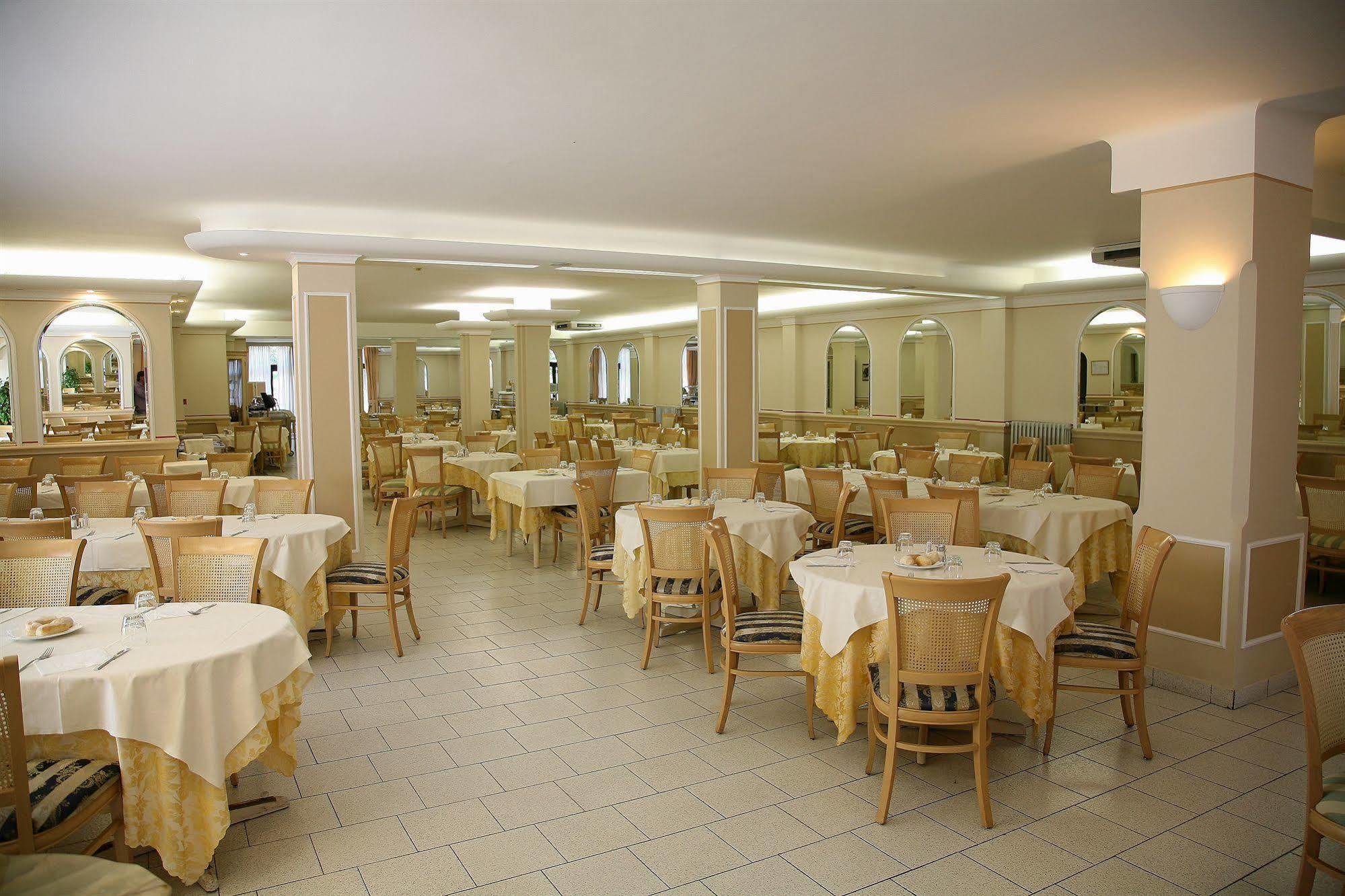 欧式餐厅及酒店 奥西奥索托 外观 照片