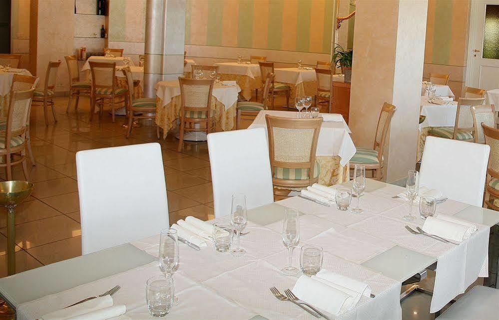 欧式餐厅及酒店 奥西奥索托 外观 照片
